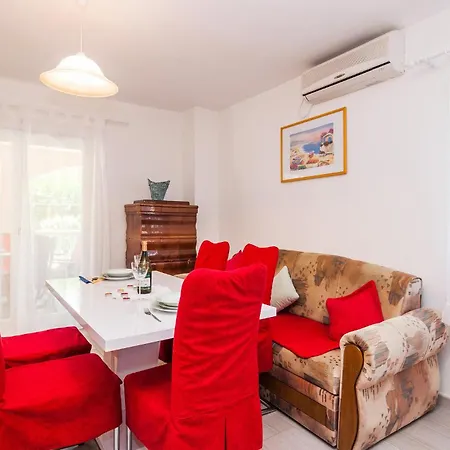 בית נופש Four-bedroom In פריבלאקה