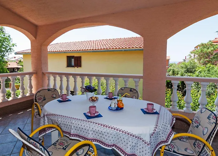 Four-bedroom In Casa vacanze *