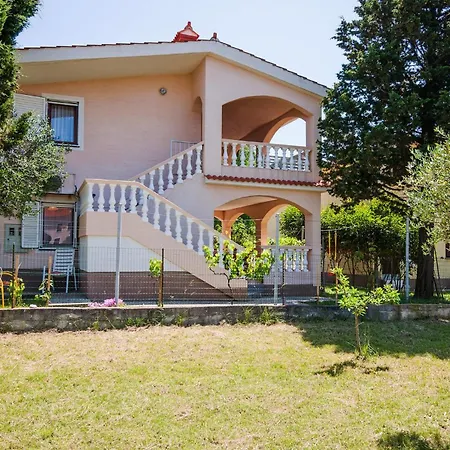 Holiday home Four-bedroom In