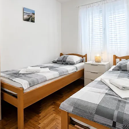 Four-bedroom In Casa vacanze *