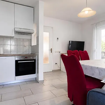 Four-bedroom In Privlaka (Zadar)