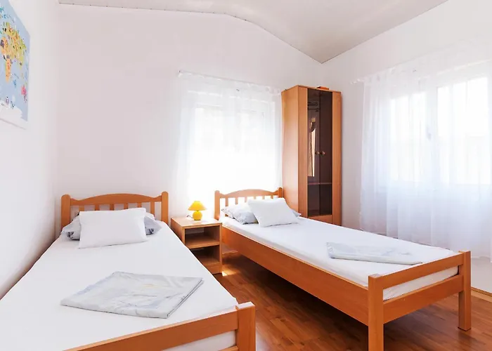 Сasa de vacaciones Four-bedroom In Privlaka (Zadar)